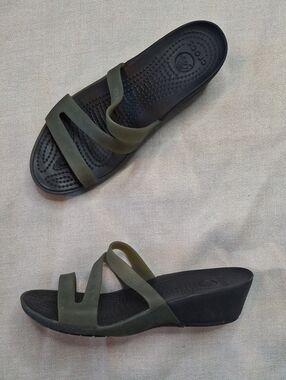 Crocs Vintage Olive Green Translucent Strappy Low Wedge Slide Sandals W6